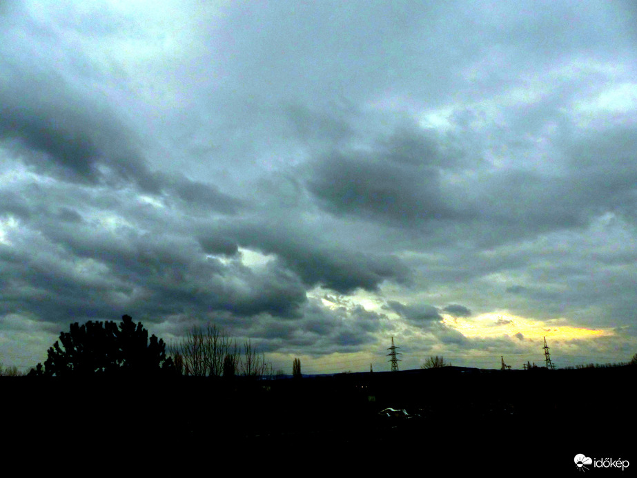 Fú a szél (elfújta a havat)