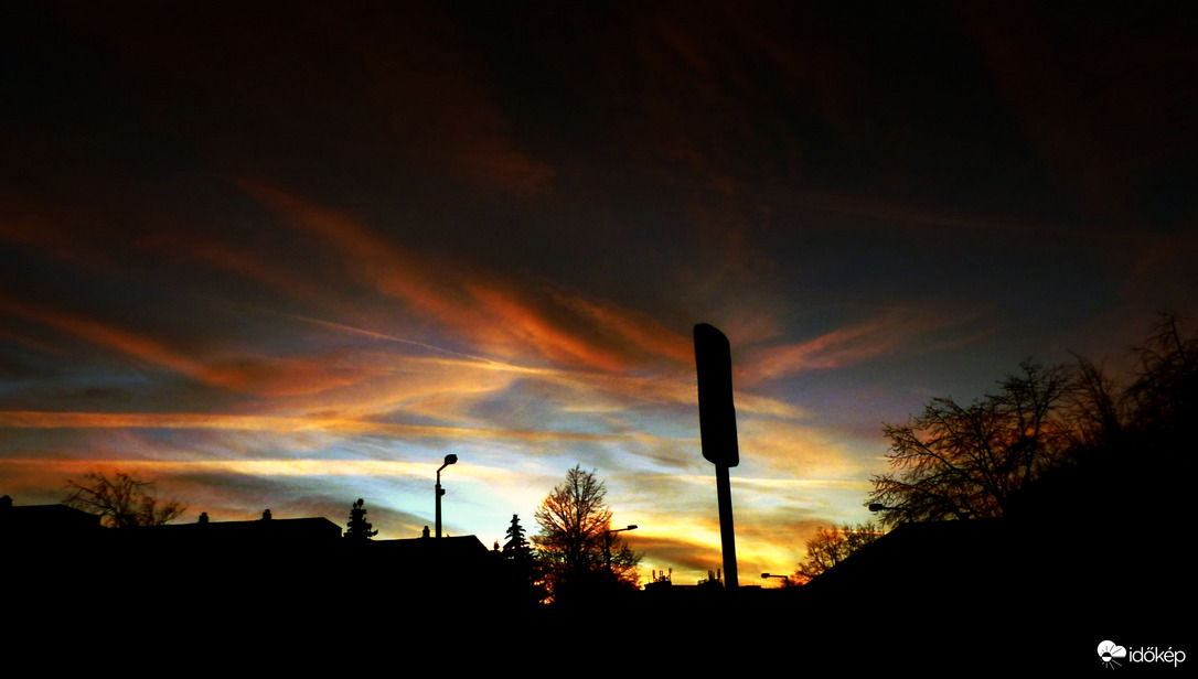 Szárnyaló ég alja