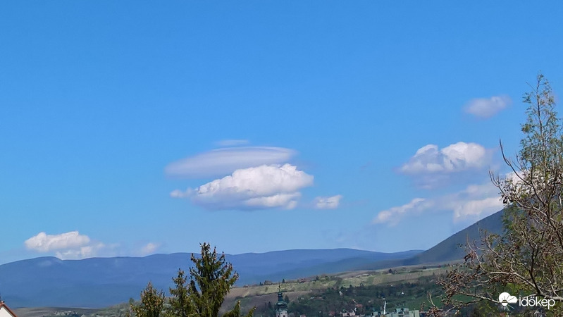 felhő(k) dél körül ma