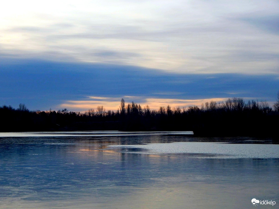 Kora reggel a tónál